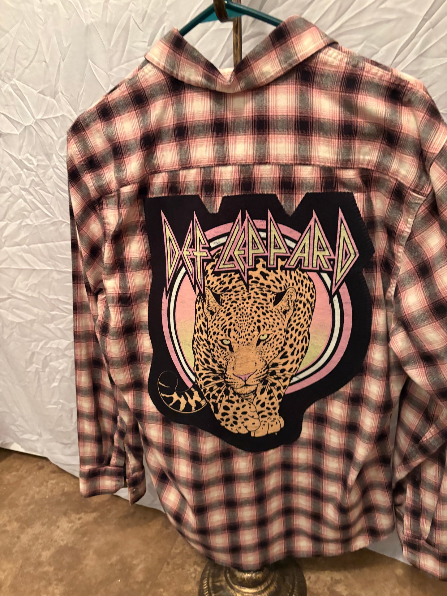 Def Leppard Pink Flannel large