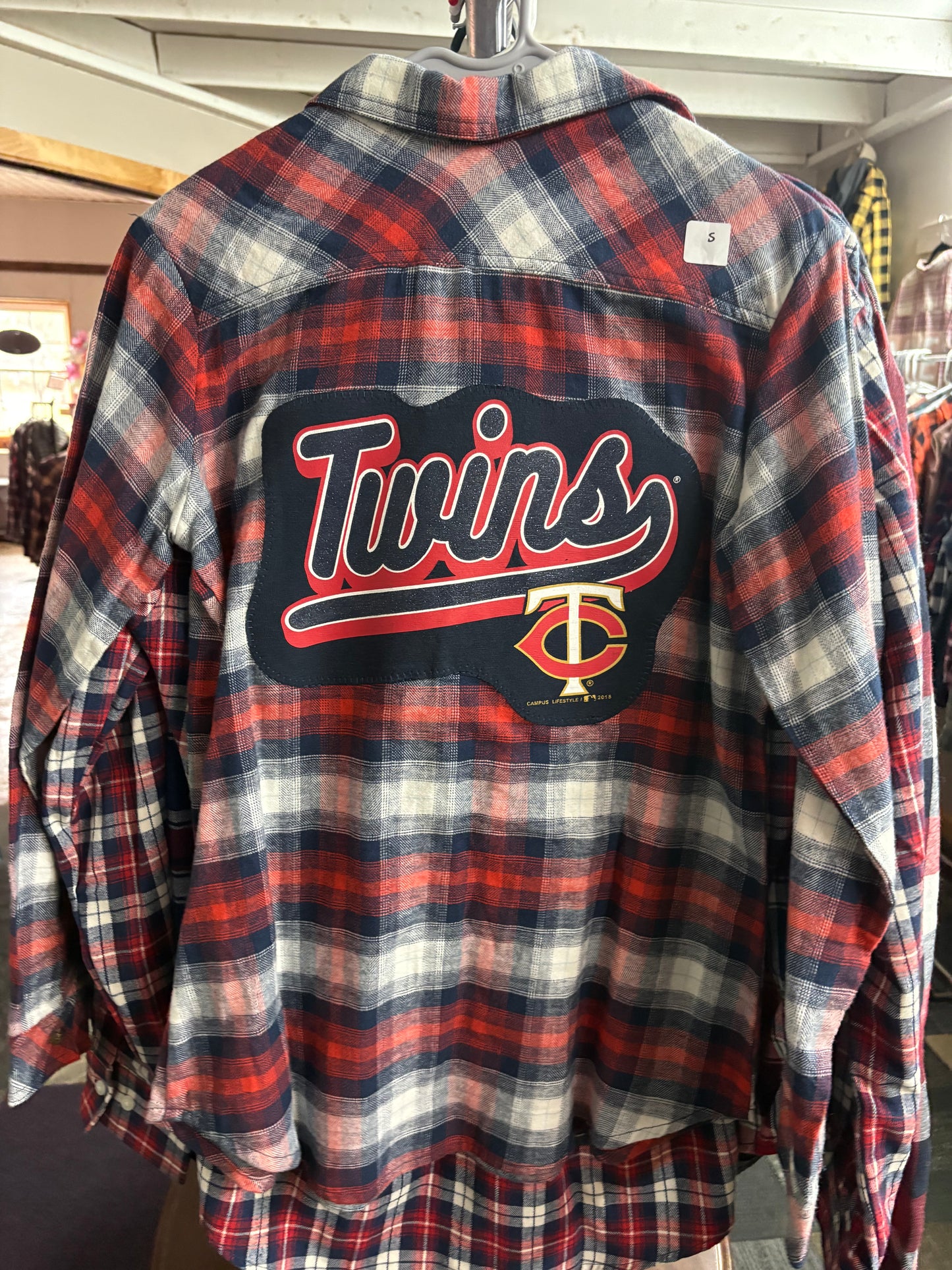 MN Twins Sparkle Flannel Small