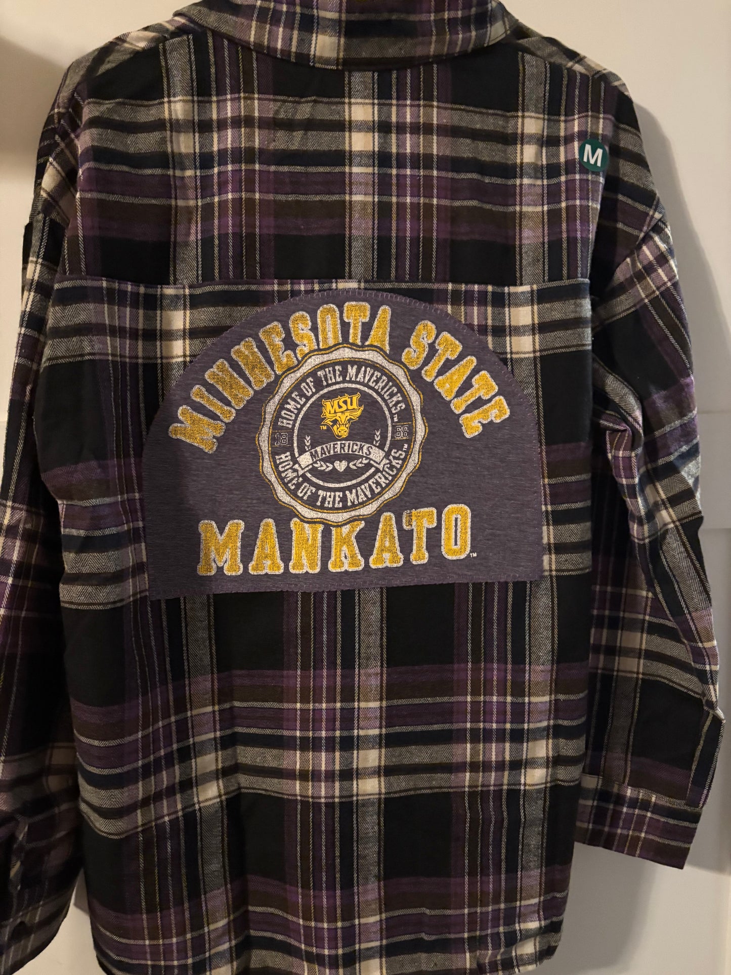 Minnesota State Mavericks Flannel Women's oversized M