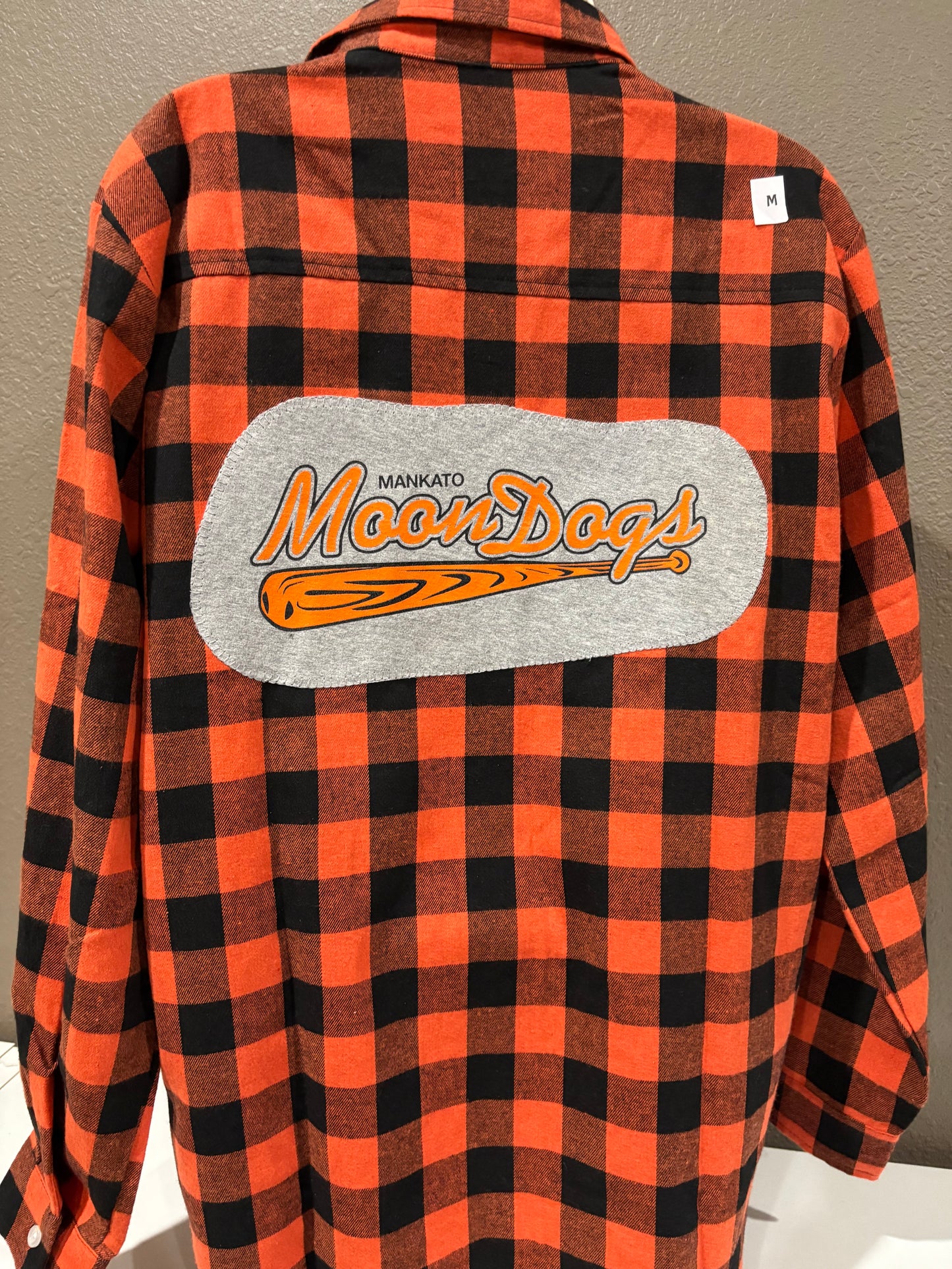 Mankato Moondogs bat flannel medium