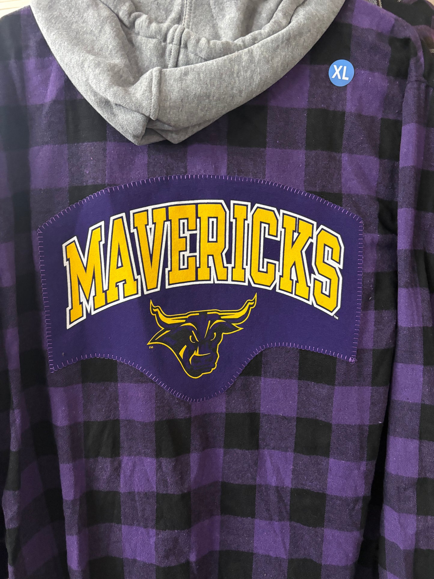 Minnesota State Mavericks Flannel Women's oversized M
