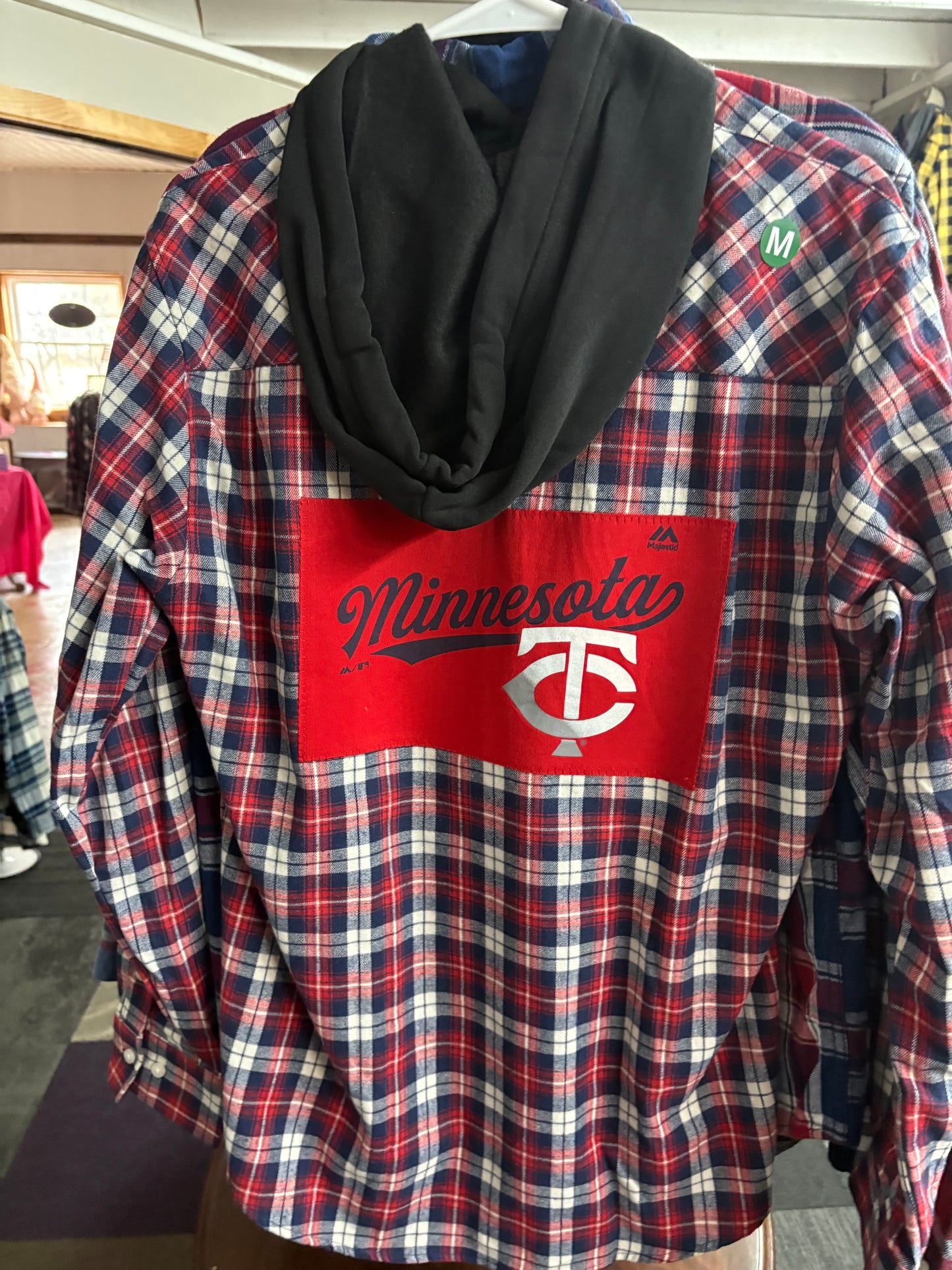 MN Twins TC Flannel hoodie medium